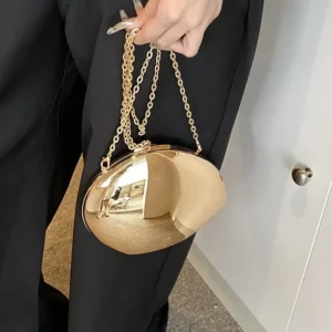 Loes Schelpclutch